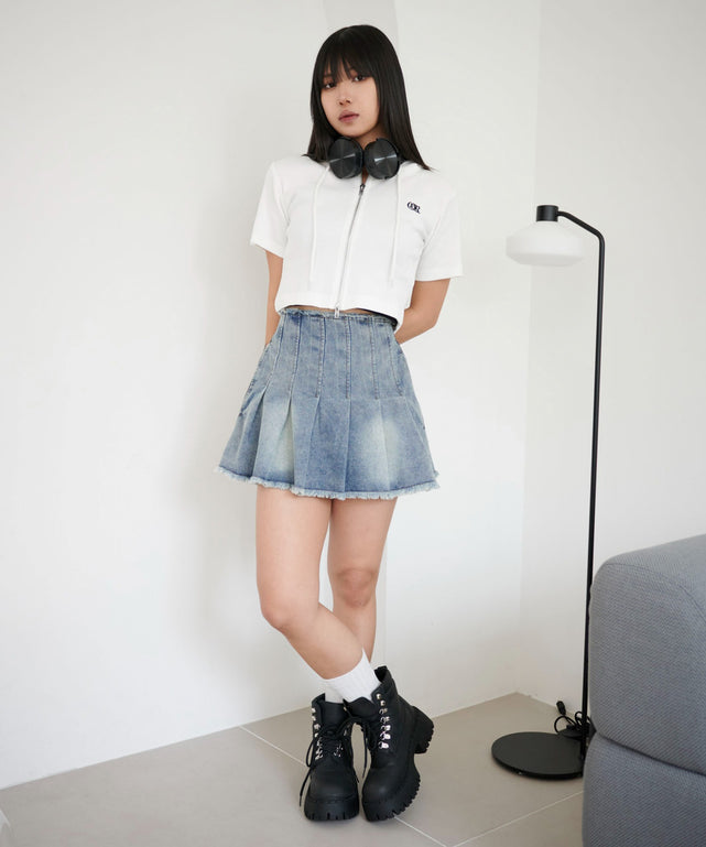 ホワイト モデル：160cm F着用