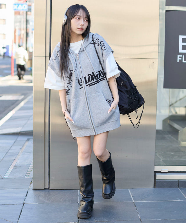 グレー モデル：159cm L着用