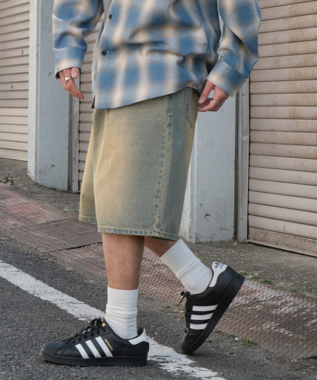 デニム淡加工 モデル：175cm L着用