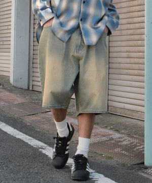 デニム淡加工 モデル：175cm L着用