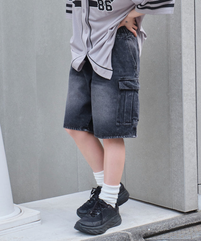 デニムブラック モデル：159cm S着用