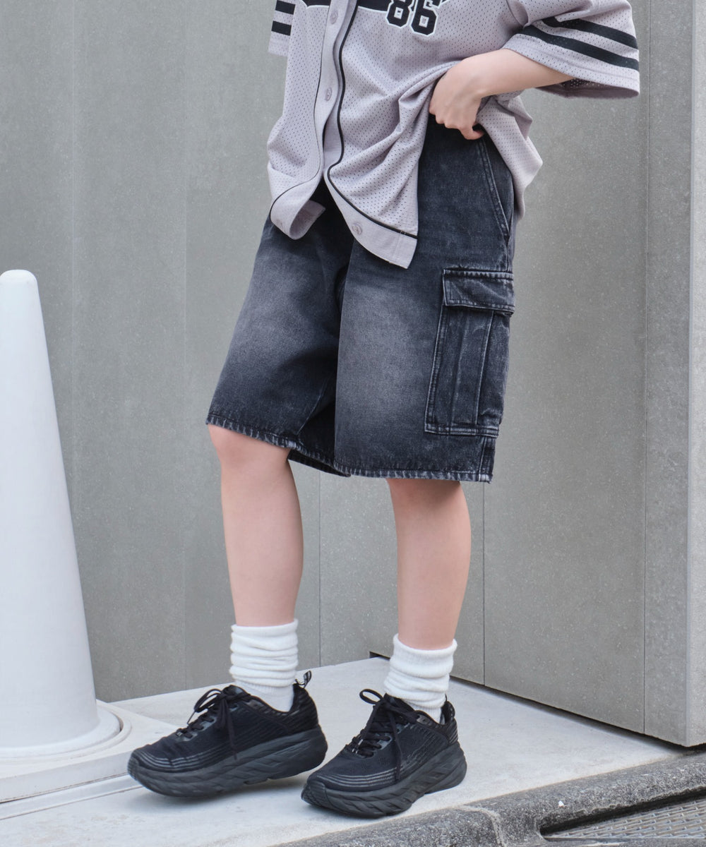 デニムブラック モデル：159cm S着用