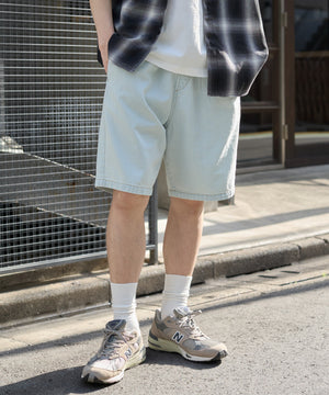 デニム淡加工 モデル：180cm L着用