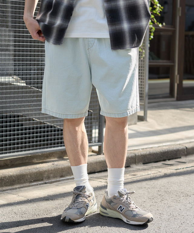 デニム淡加工 モデル：180cm L着用