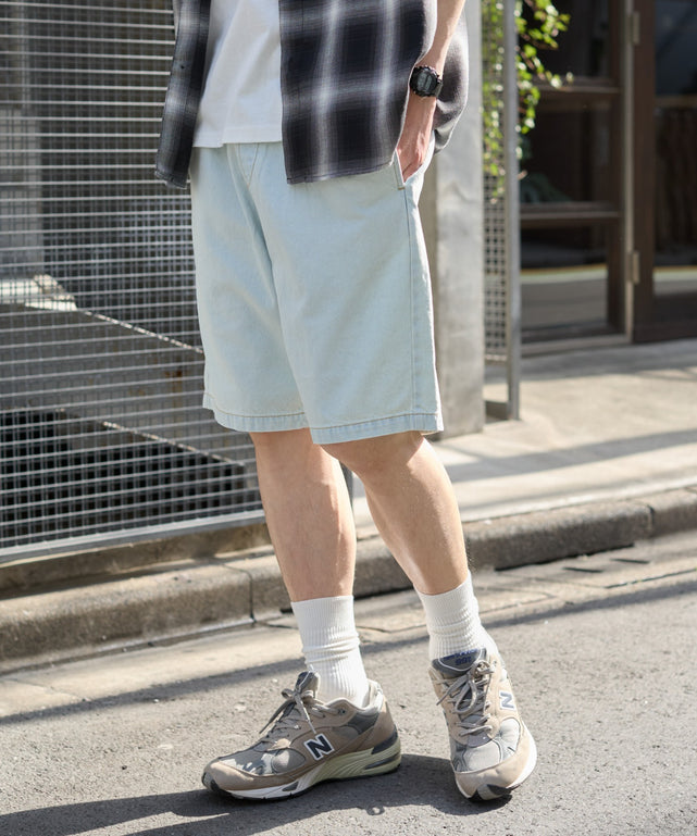 デニム淡加工 モデル：180cm L着用