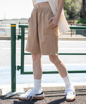 ベージュ モデル：161cm S着用