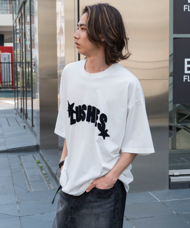 ホワイト　モデル:175cm L着用