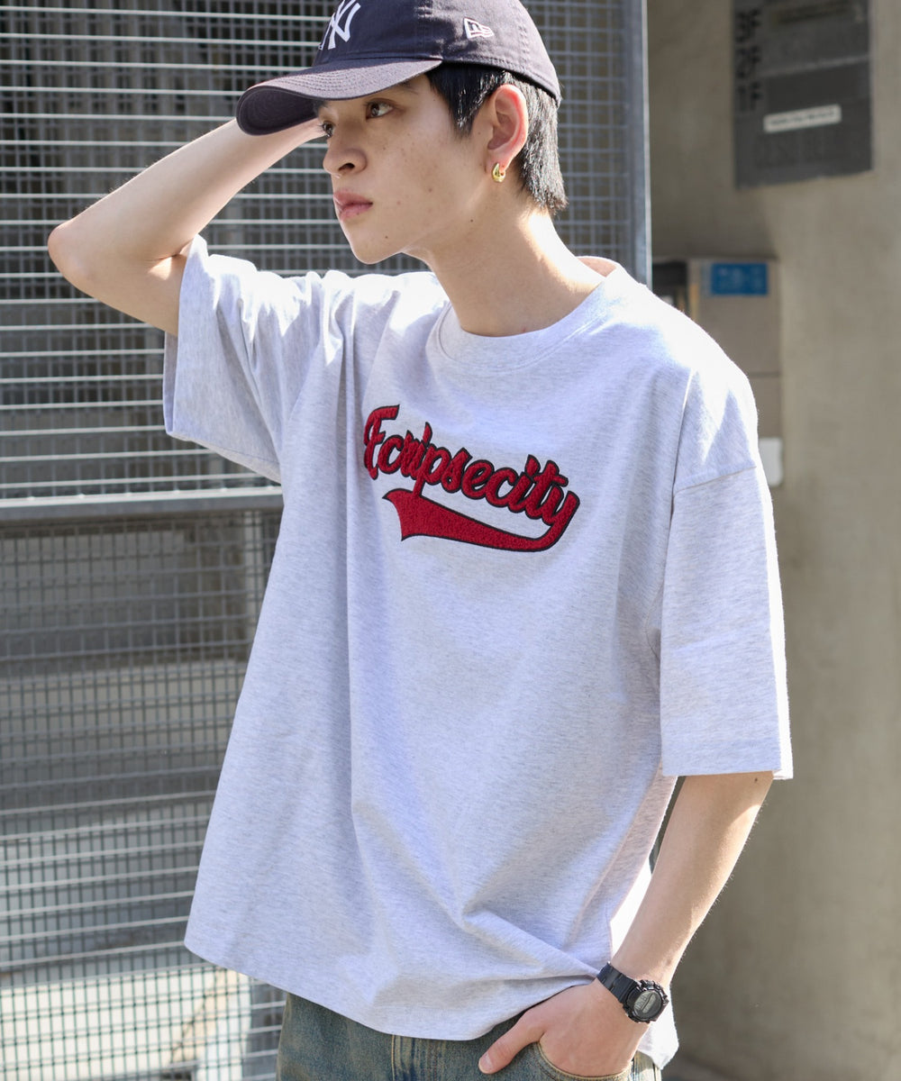 アッシュグレー モデル：180cm L着用