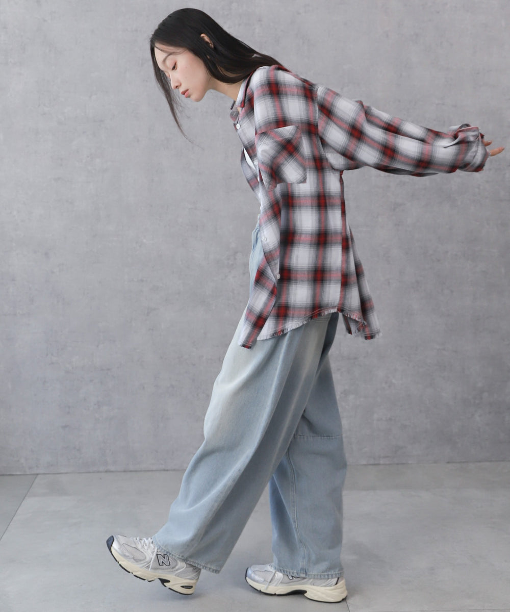 レッド モデル：161cm F着用