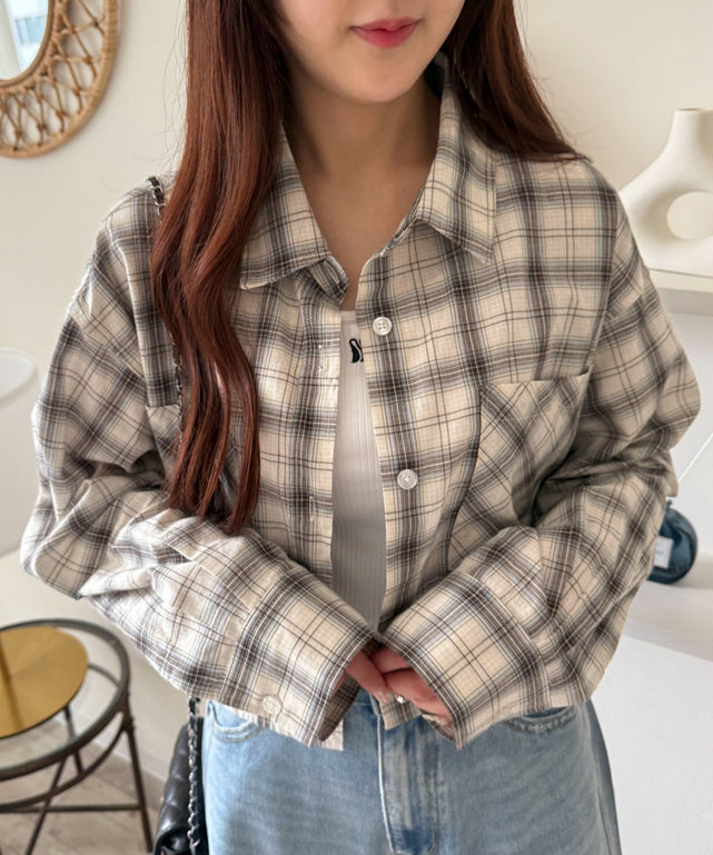 ホワイトアイボリー　モデル:160cm F着用