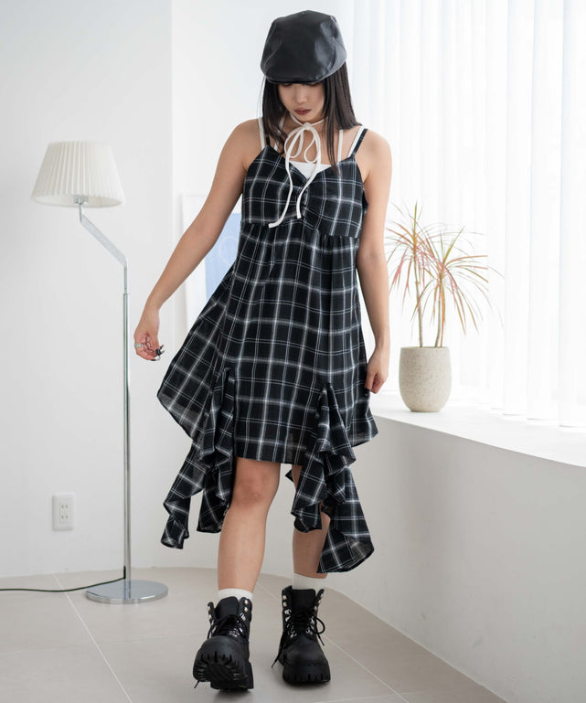 ホワイト モデル：160cm M着用