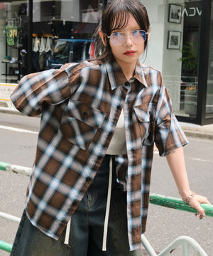 柄5 モデル：159cm S着用