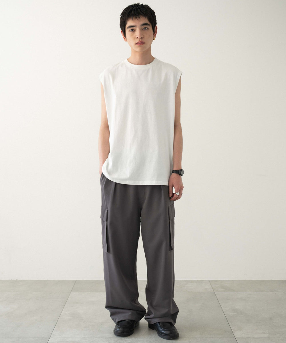 ホワイト　モデル:180cm L着用