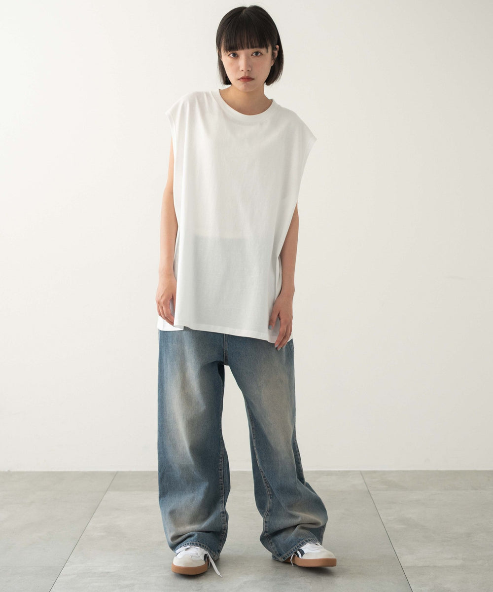 ホワイト　モデル:168cm L着用