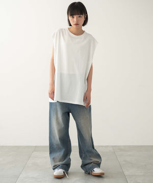 ホワイト　モデル:168cm L着用