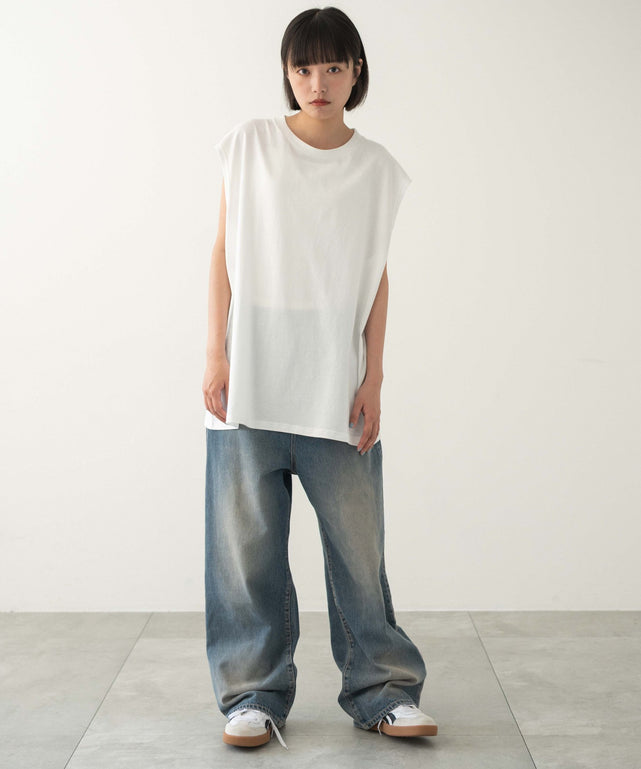 ホワイト　モデル:168cm L着用