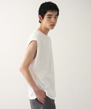 ホワイト　モデル:180cm L着用