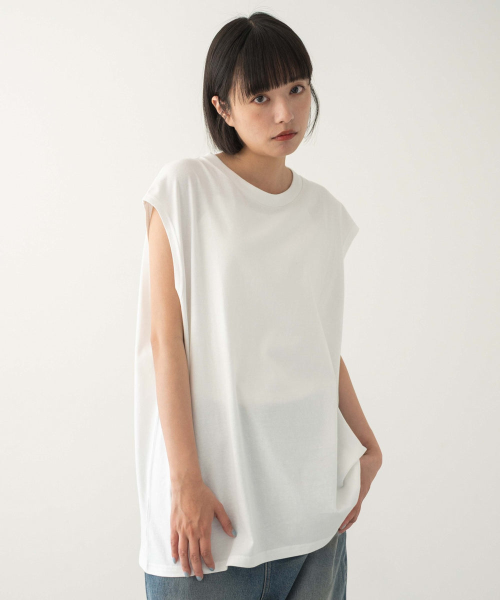 ホワイト　モデル:168cm L着用