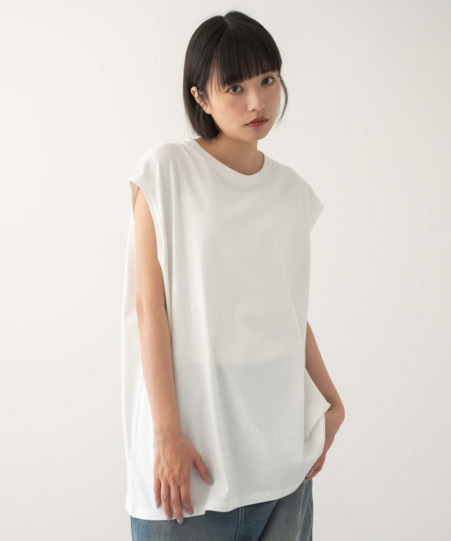 ホワイト　モデル:168cm L着用