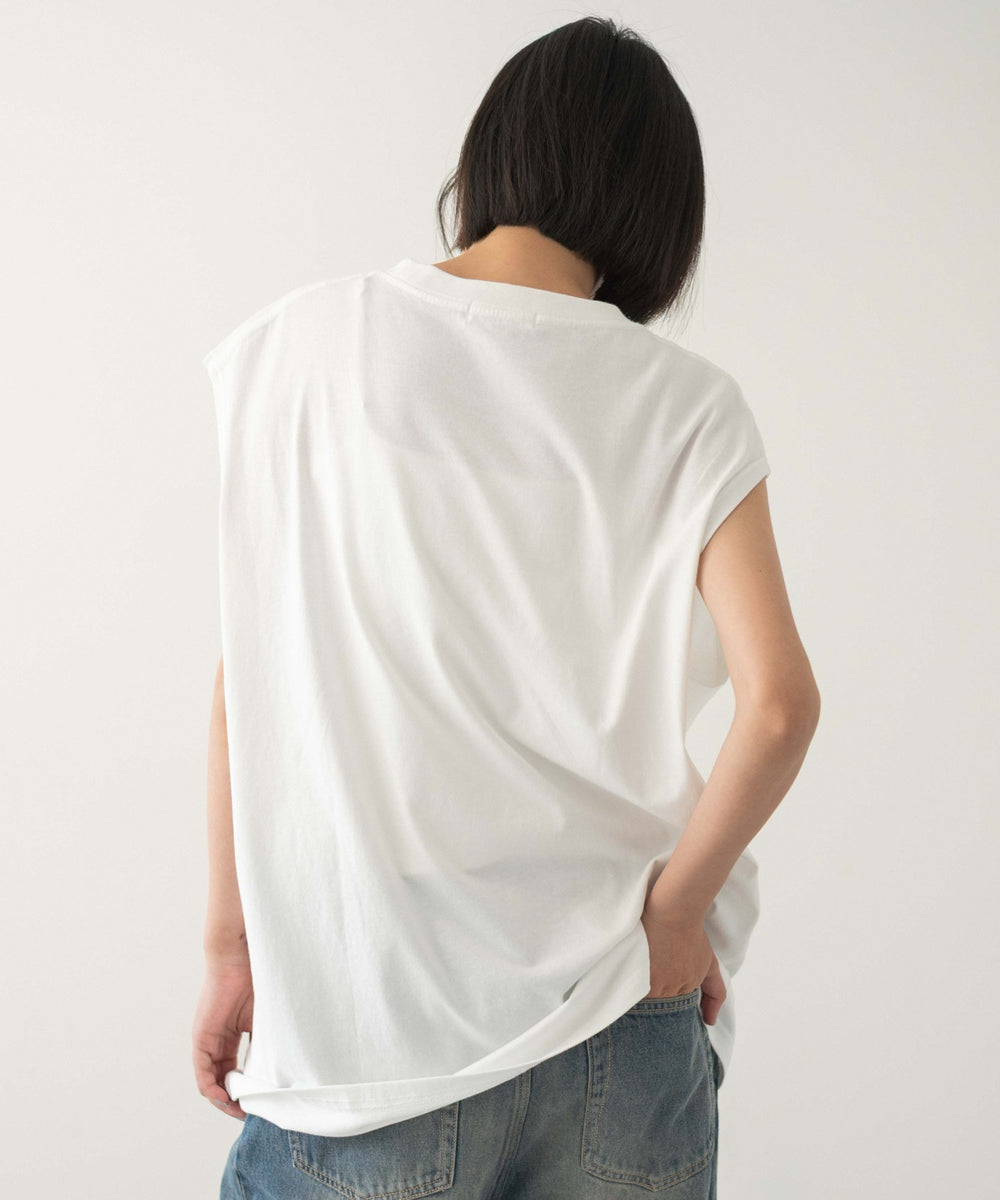 ホワイト　モデル:168cm L着用