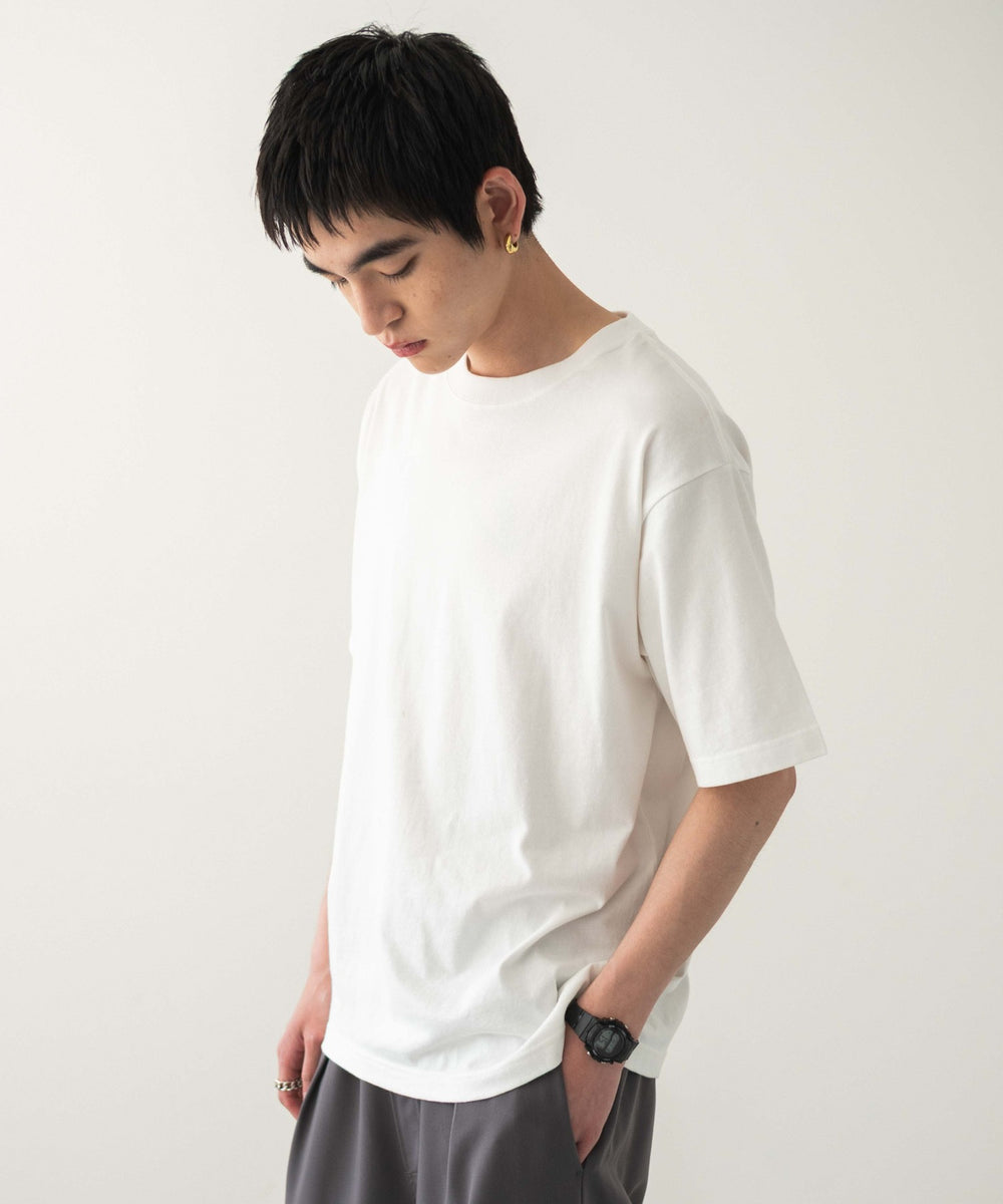 ホワイト　モデル:180cm L着用