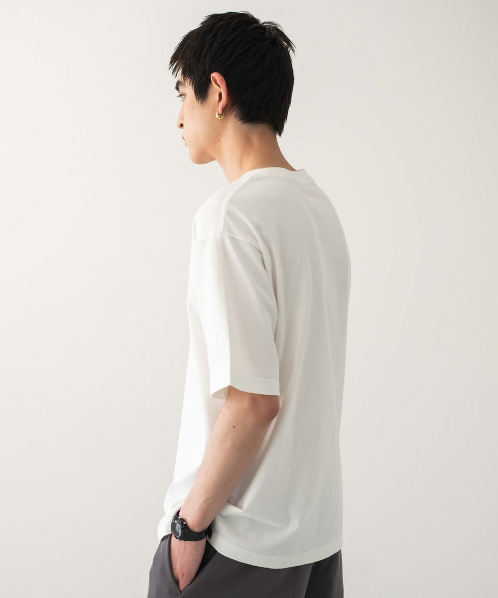 ホワイト　モデル:180cm L着用