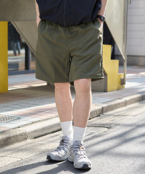 オリーブ モデル：180cm L着用