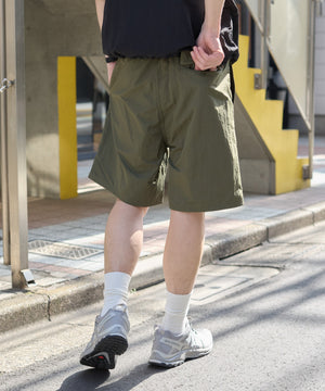 オリーブ モデル：180cm L着用