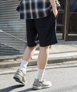 ブラック モデル：180cm L着用