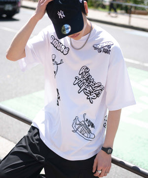 ホワイト　モデル:180cm L着用