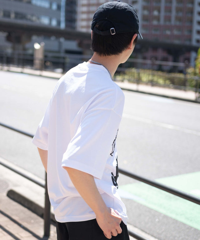 ホワイト　モデル:180cm L着用