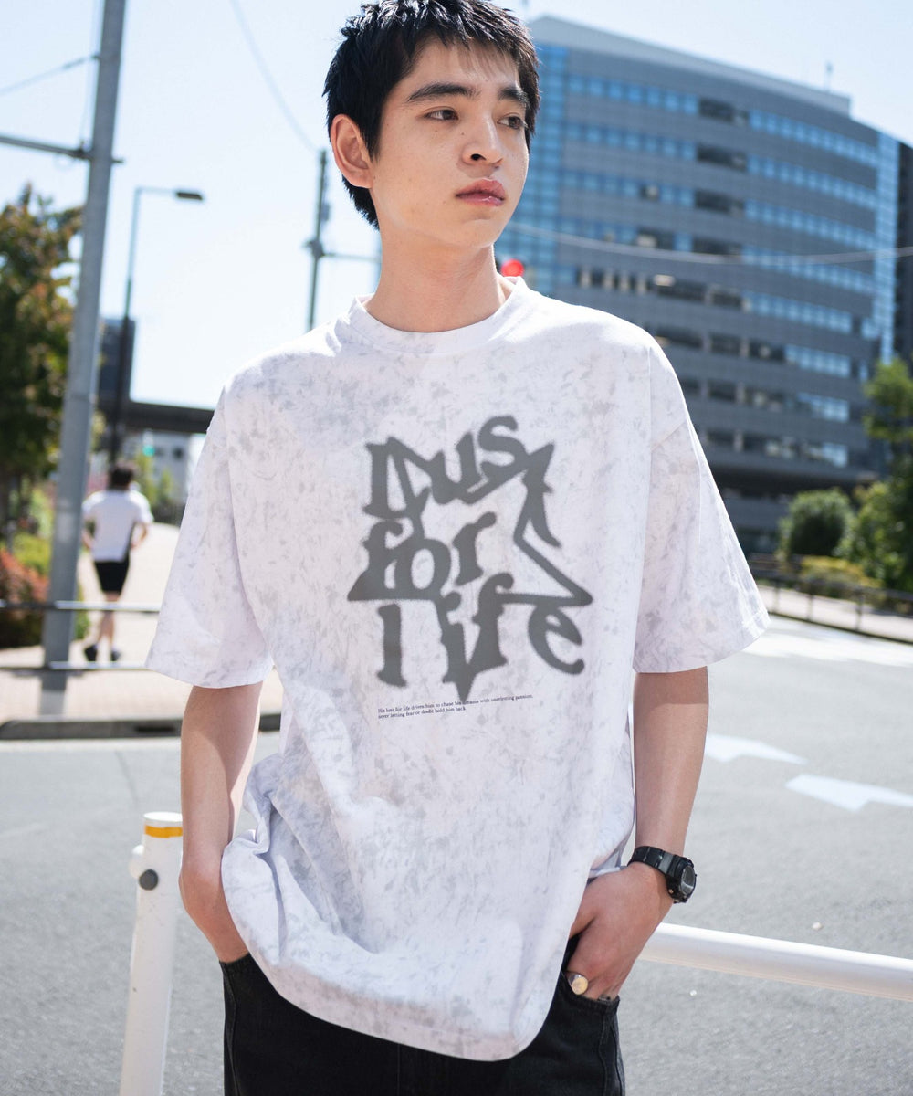 ホワイト　モデル:180cm L着用