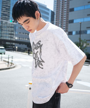 ホワイト　モデル:180cm L着用