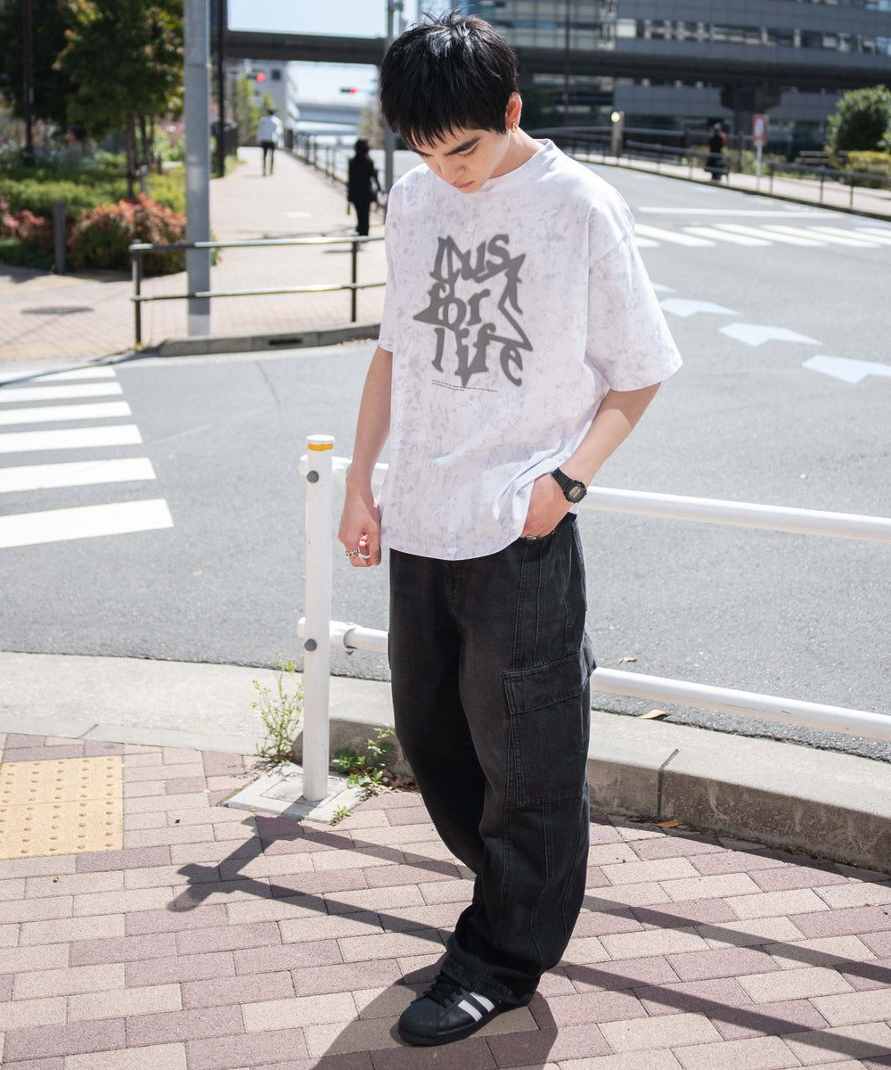 ホワイト　モデル:180cm L着用