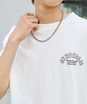 ホワイト　モデル:178cm L着用