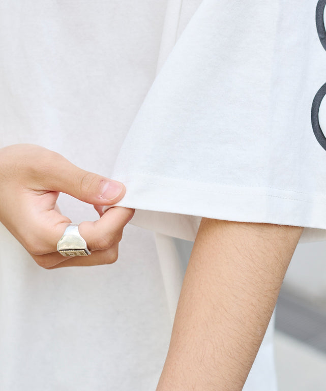 ホワイト　モデル:178cm L着用