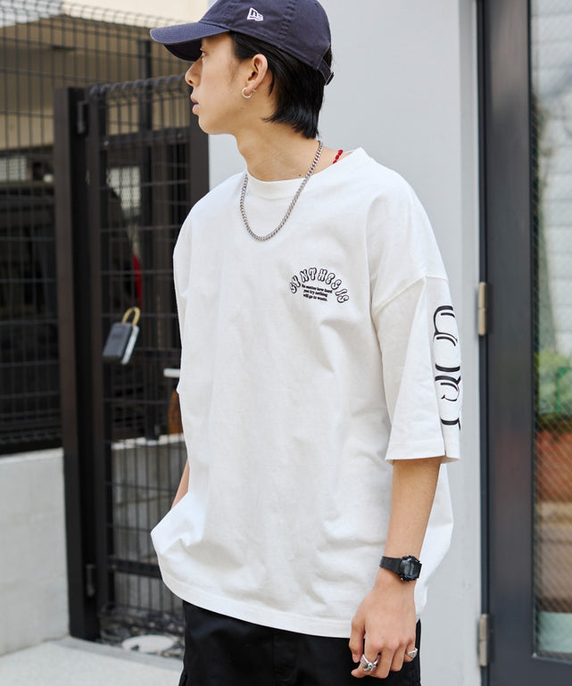 ホワイト　モデル:178cm L着用