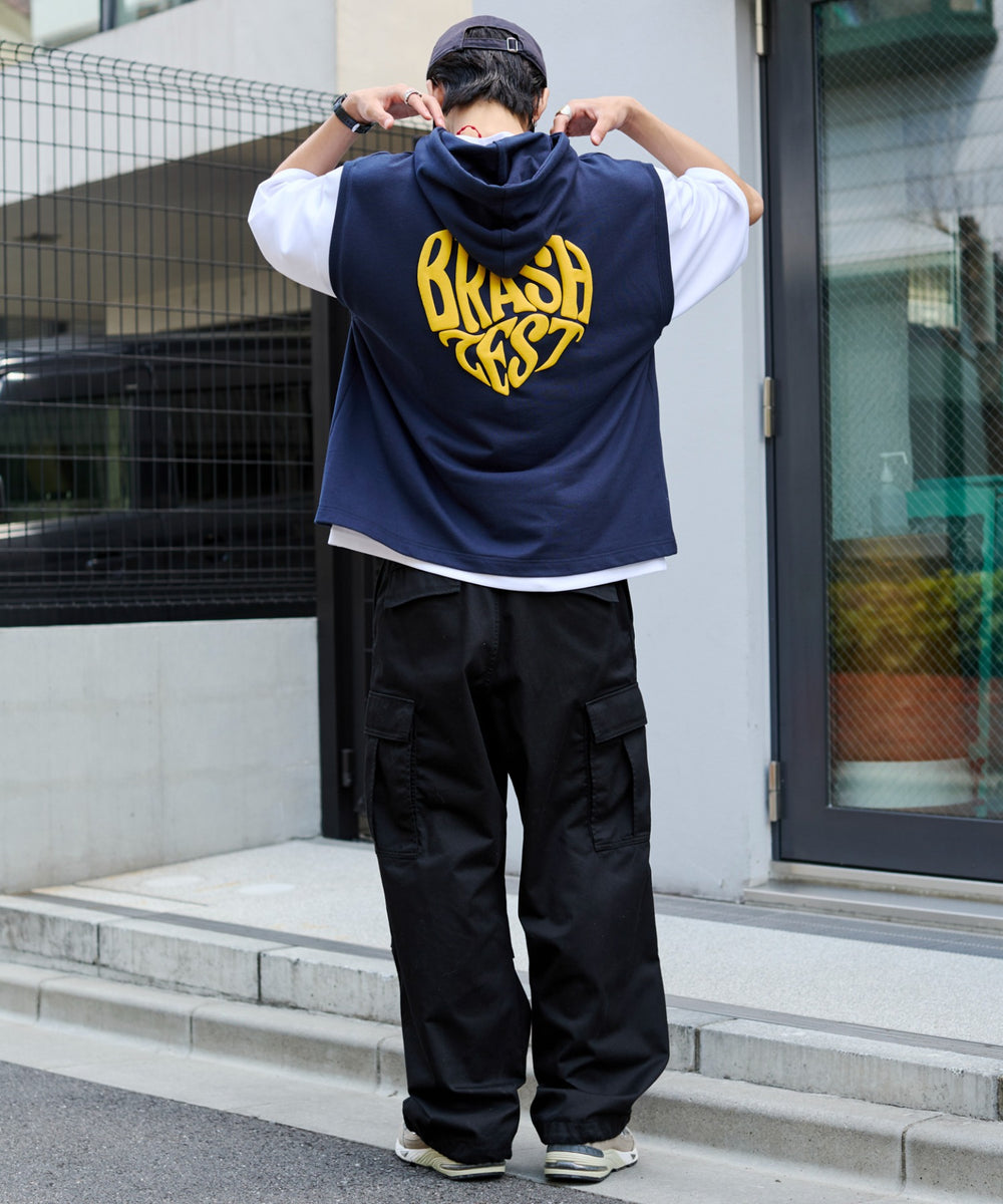 ネイビー　モデル:178cm L着用