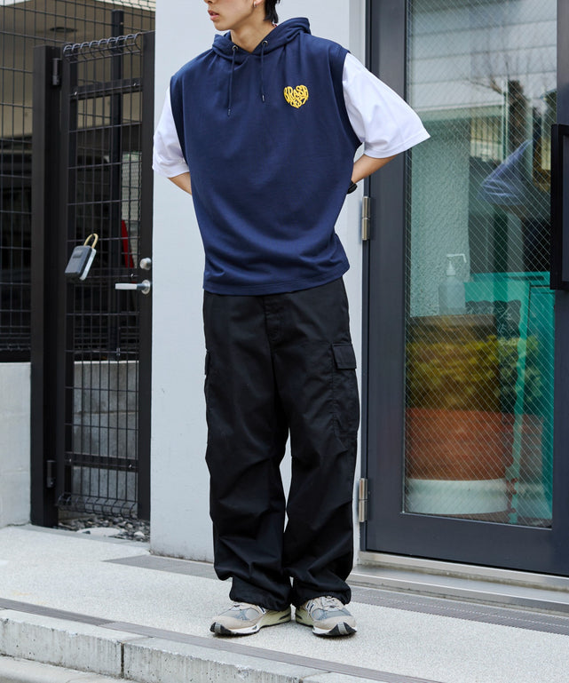 ネイビー　モデル:178cm L着用