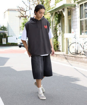 スミクロ　モデル:178cm L着用