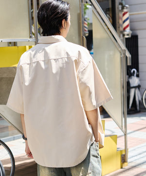 ベージュ モデル：178cm L着用