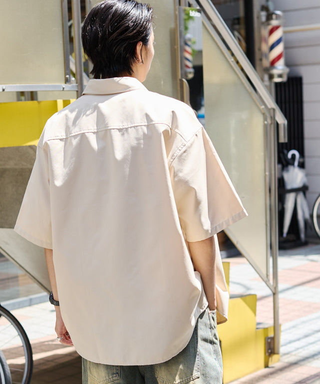 ベージュ モデル：178cm L着用