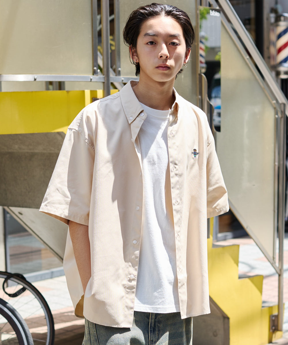 ベージュ モデル：178cm L着用