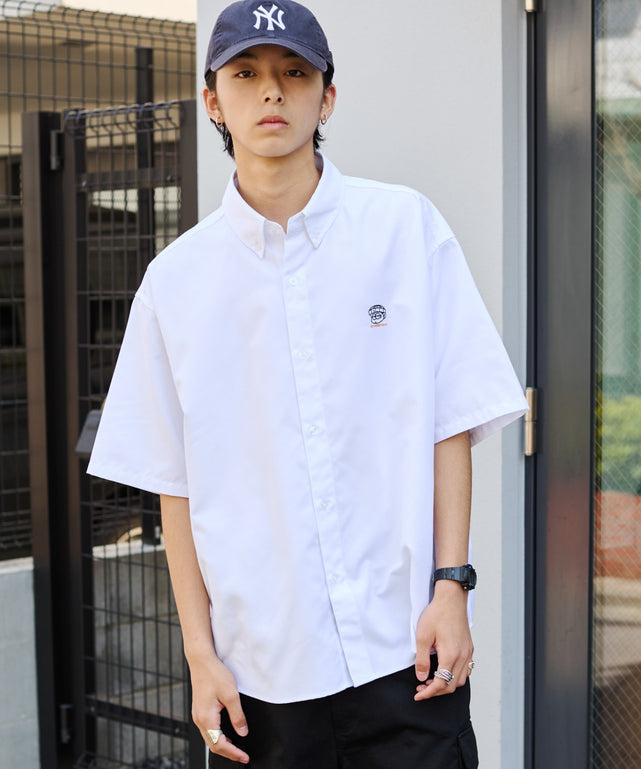 ホワイト モデル：178cm L着用v