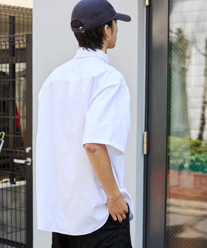 ホワイト モデル：178cm L着用v