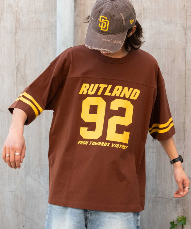 ブラウン モデル：175cm L着用