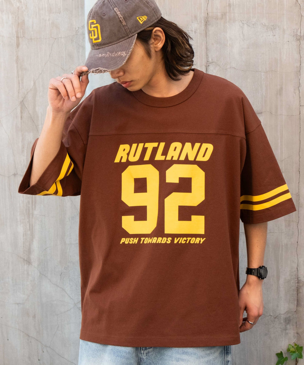 ブラウン モデル：175cm L着用