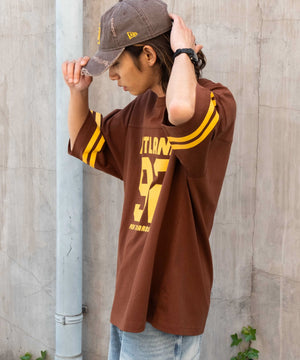 ブラウン モデル：175cm L着用