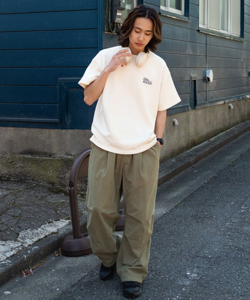 オフホワイト モデル：175cm L着用