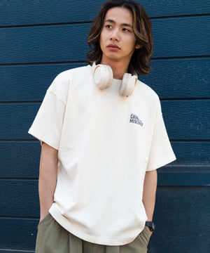 オフホワイト モデル：175cm L着用